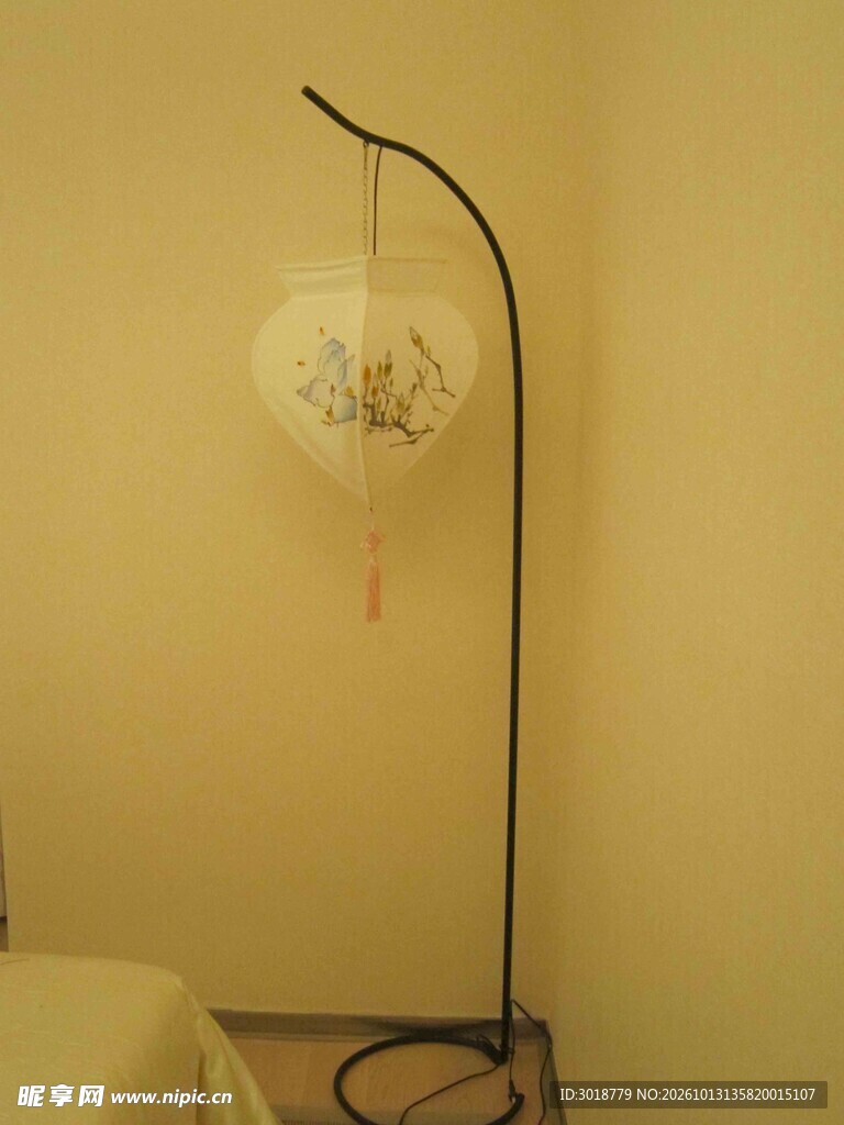 简约铁艺落地灯