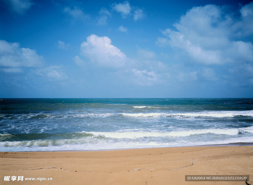碧海蓝天沙滩海景