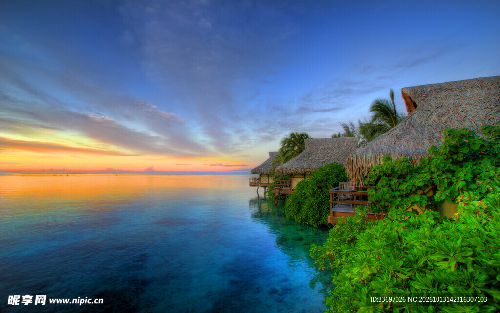 海岛水屋日落美景