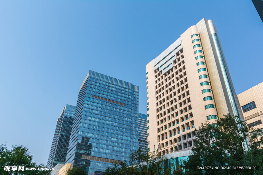 城市商务高楼群仰拍