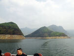 乘船游湖观山景