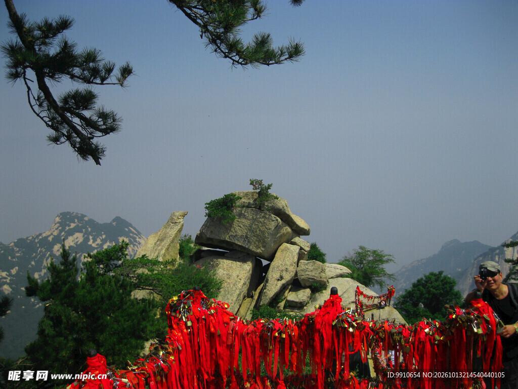 华山奇石祈福风光