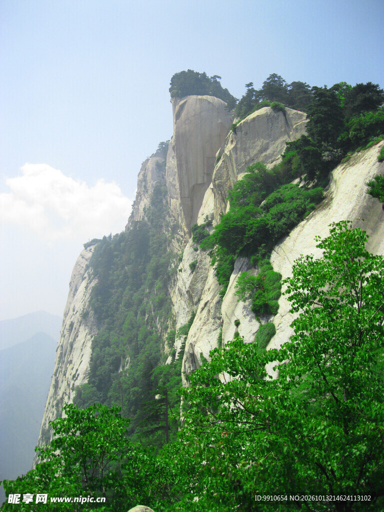 华山峭壁自然风光