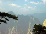华山远眺松峦胜景