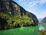 峡谷青山碧水风光