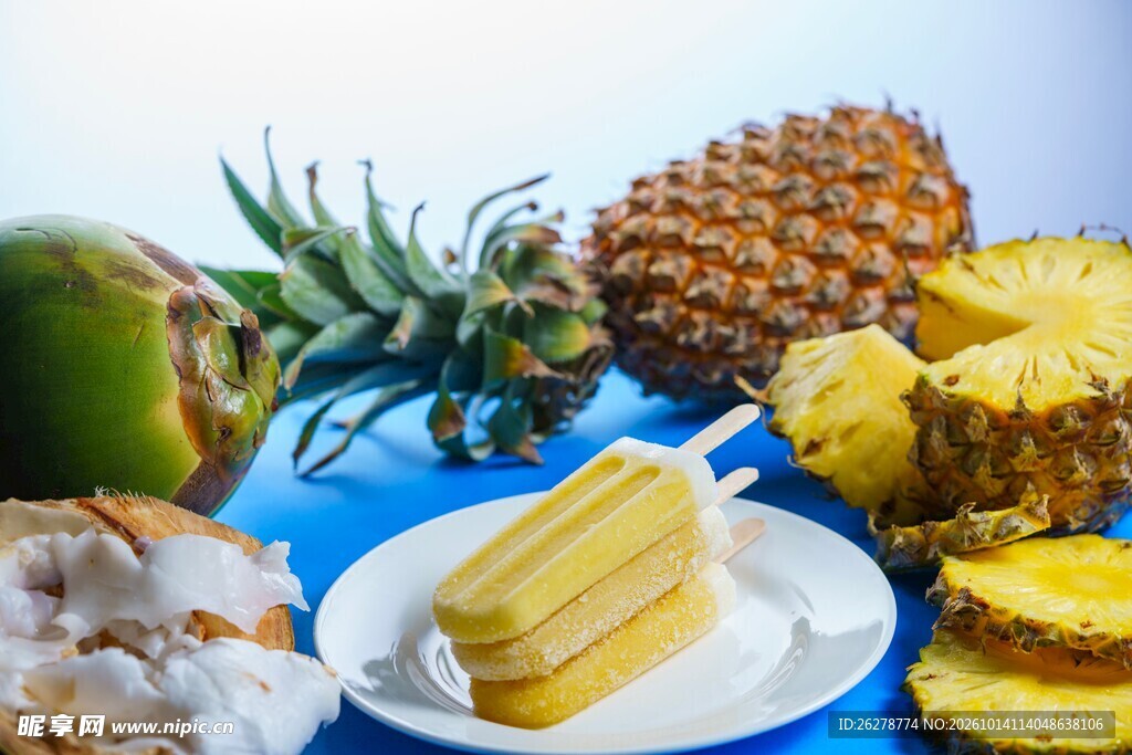 菠萝鲜果美食组合