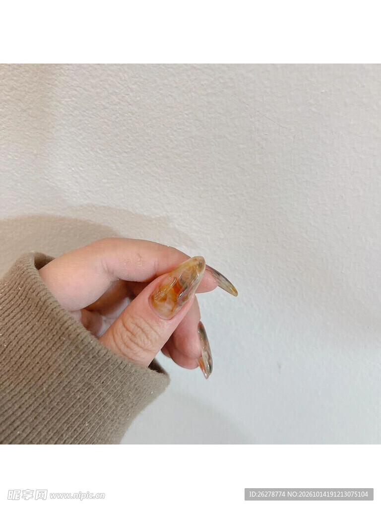 精致美甲手部特写