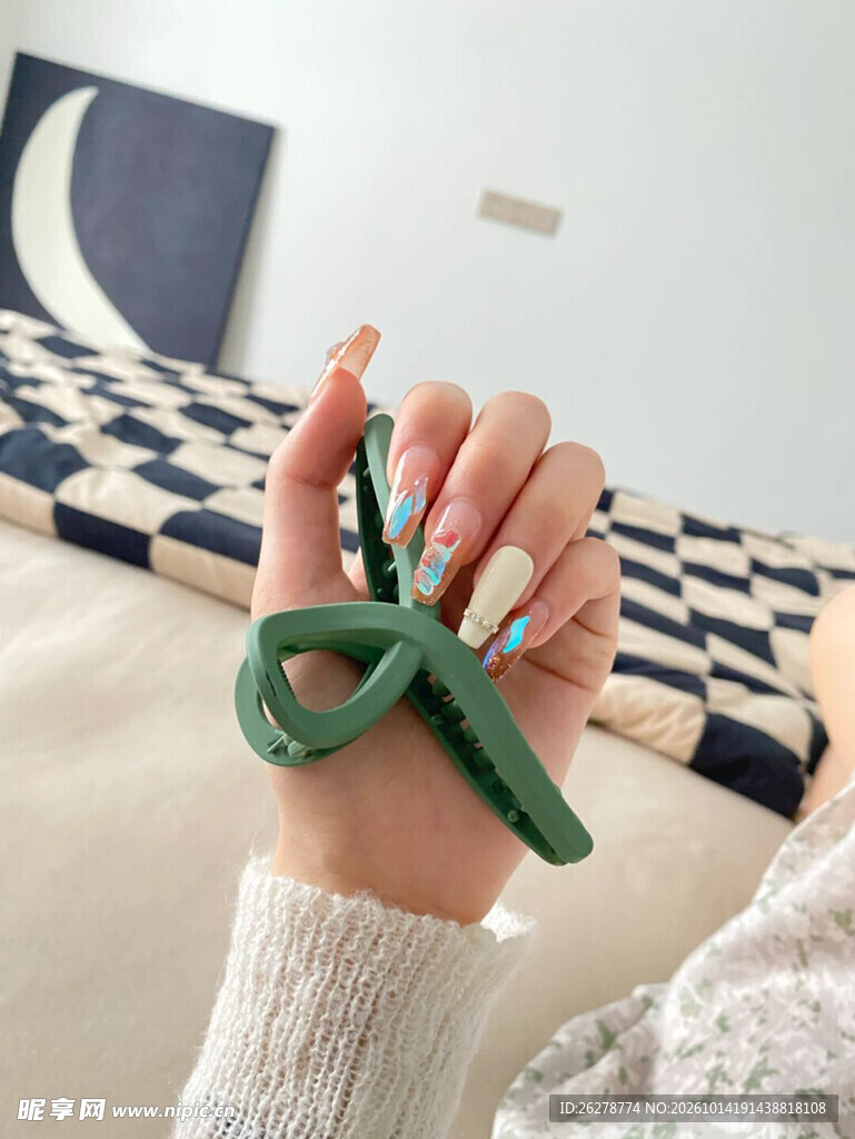 镭射美甲手持绿色发夹