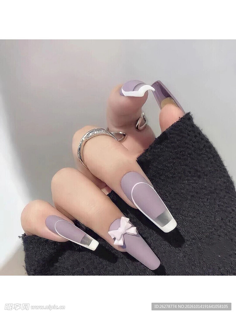 香芋紫长款美甲