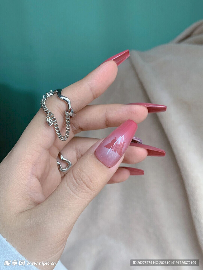 粉系长款美甲展示