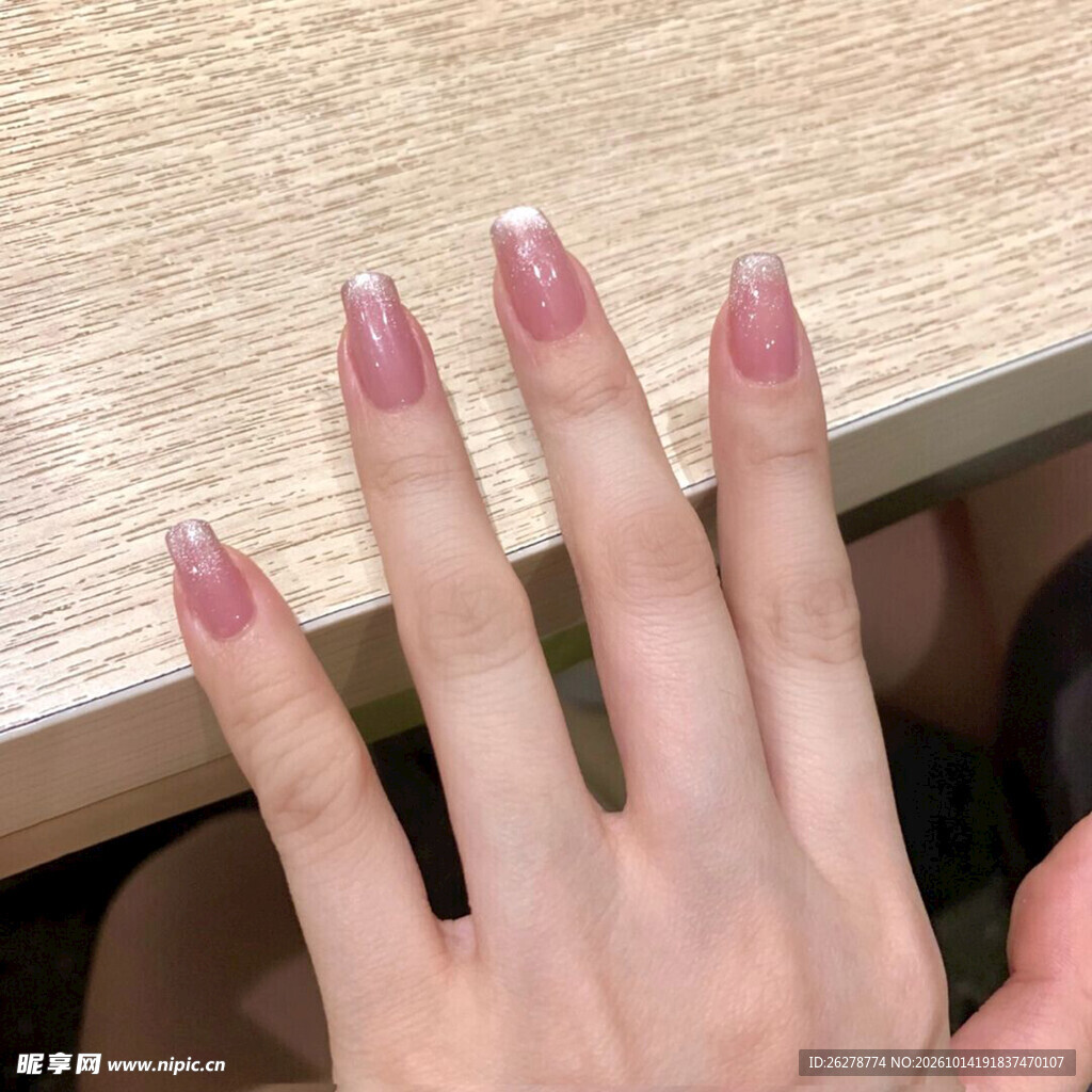 裸粉渐变美甲实拍