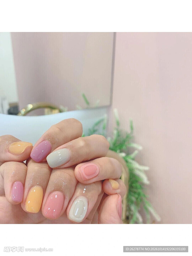 马卡龙色系美甲展示