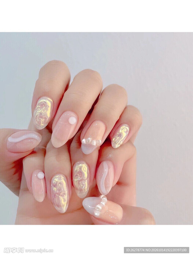 幻彩裸色美甲展示