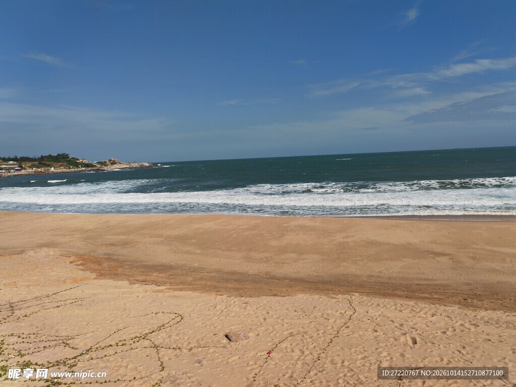 晴朗海滨沙滩风光 红海湾