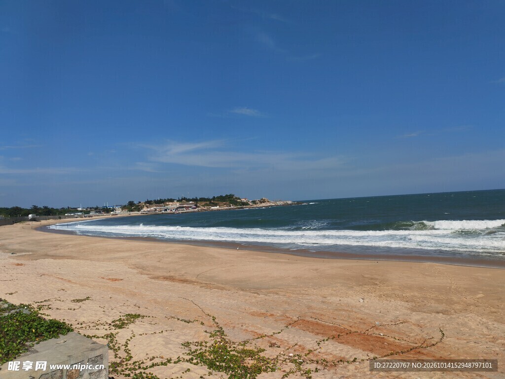 晴朗海滨沙滩风光 红海湾