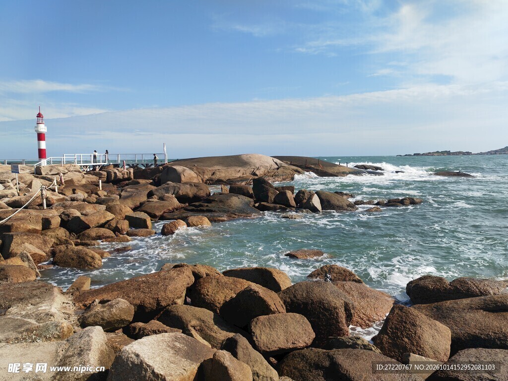 海滨灯塔礁石风光 红海湾