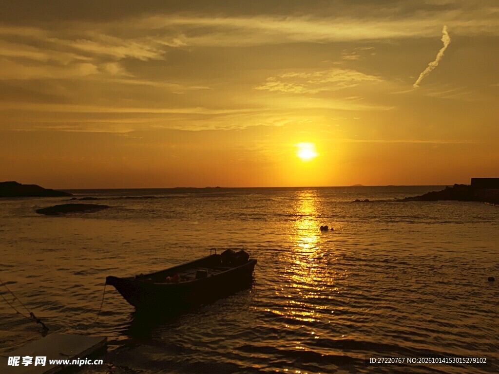 海面落日孤舟美景 红海湾