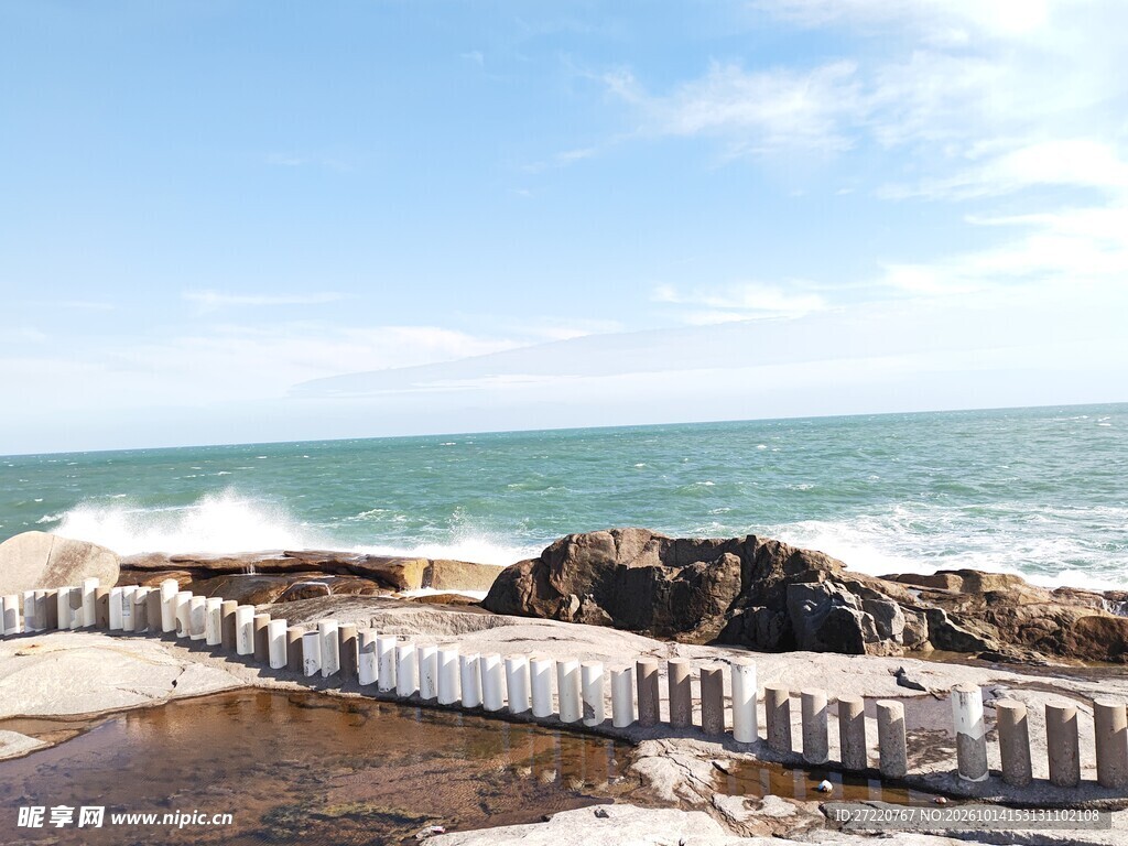 滨海海岸晴日风光 红海湾