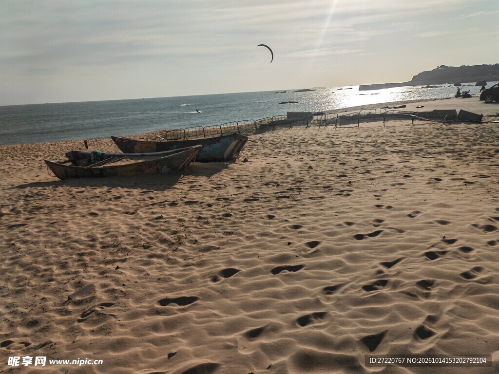 海滨沙滩渔船风景 红海湾