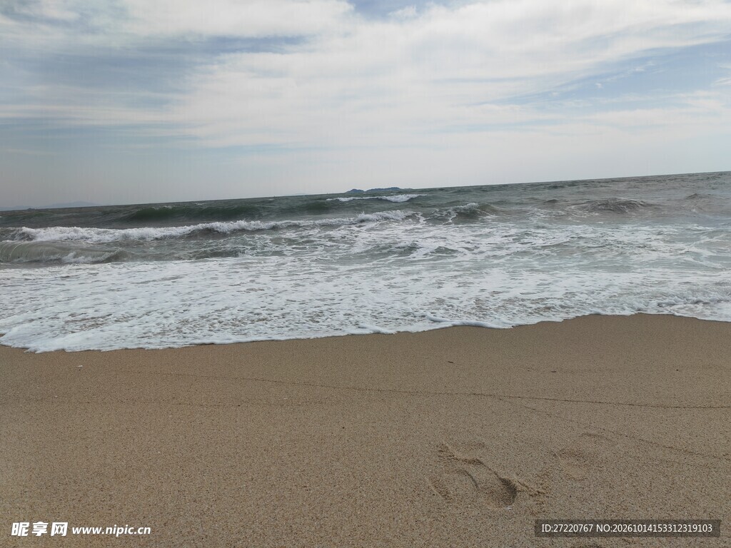 阴天海边沙滩风光 红海湾