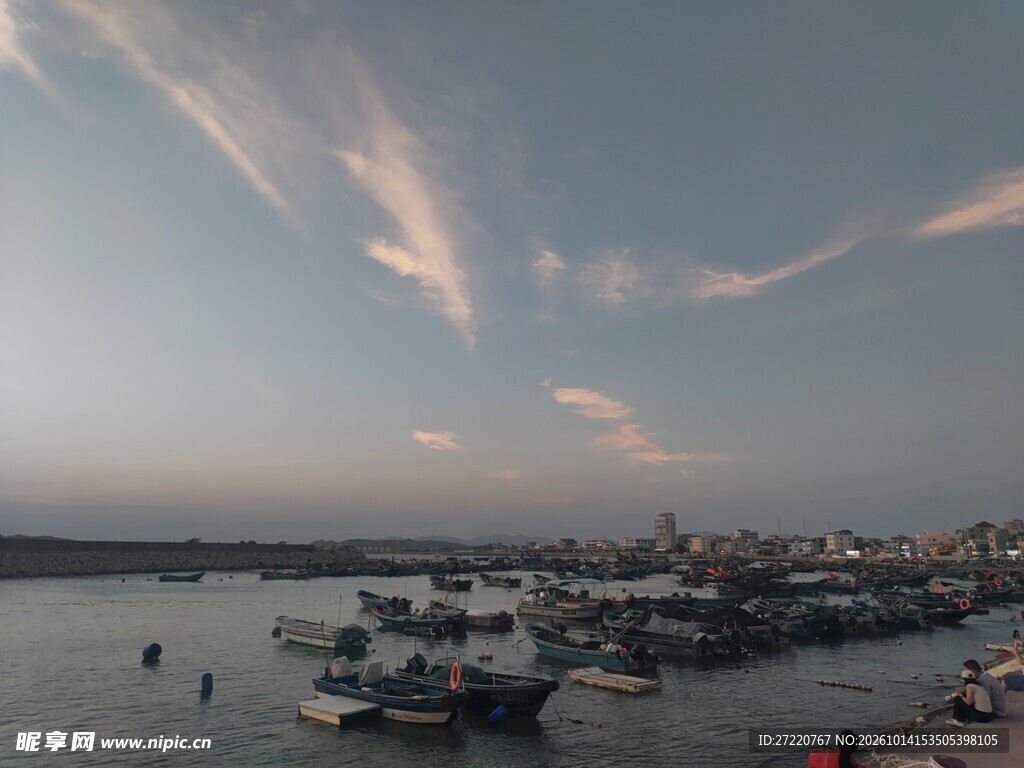 暮色下的渔港码头 汕尾 红海湾