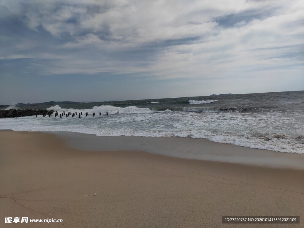 阴天海滩海岸风光 汕尾红海湾