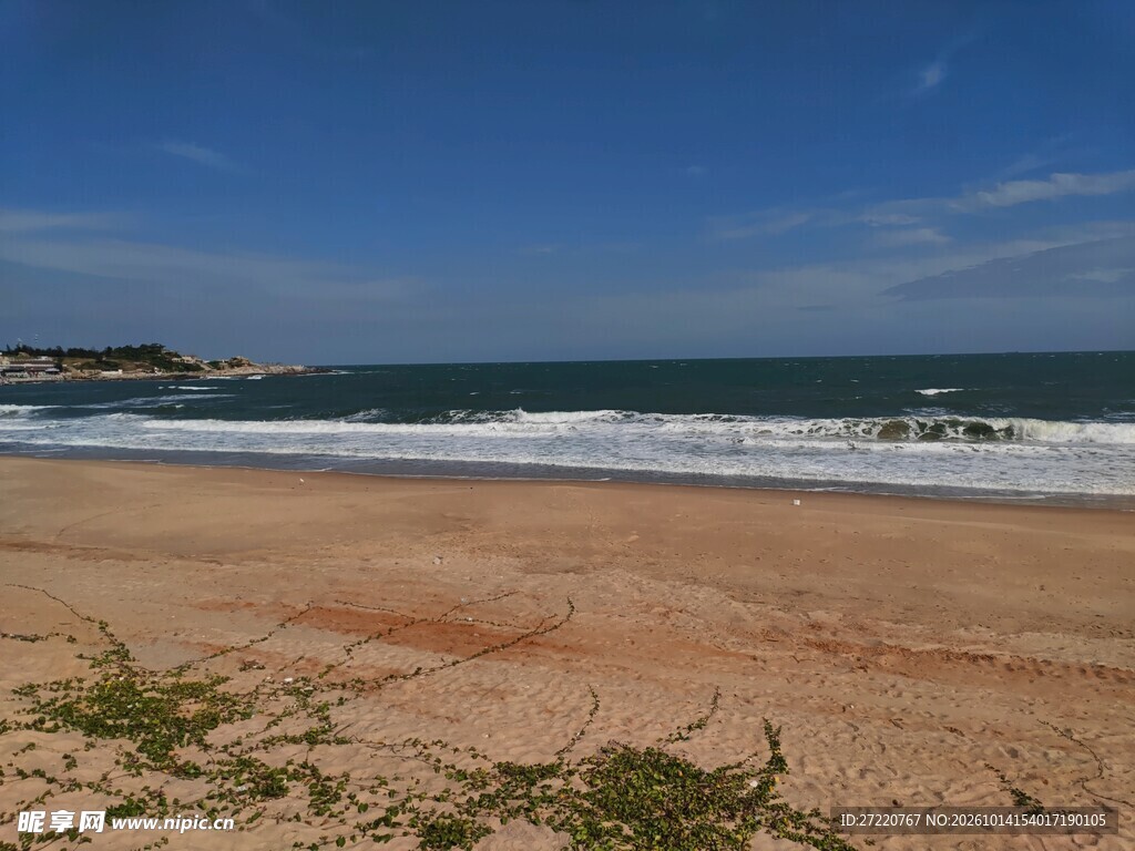 晴朗海滨沙滩风光 汕尾红海湾