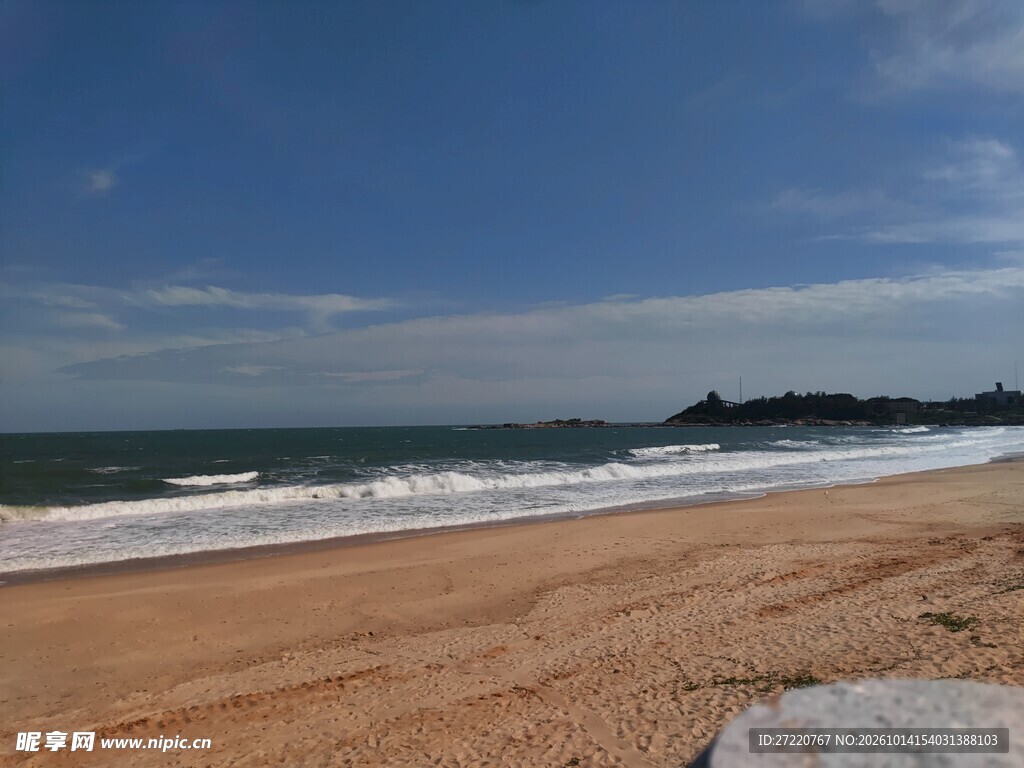 晴朗海滨沙滩风光 汕尾红海湾