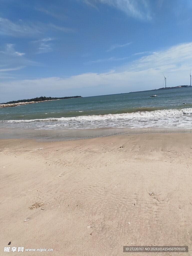 晴朗海边沙滩风光 汕尾红海湾
