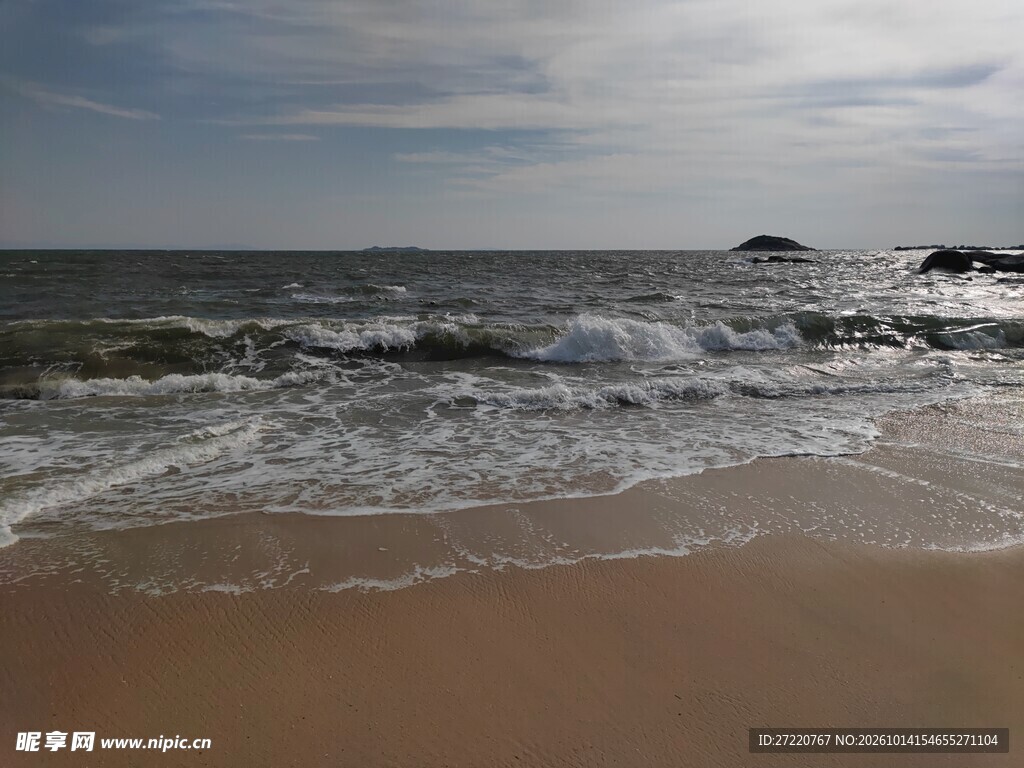 海滨沙滩海浪风光