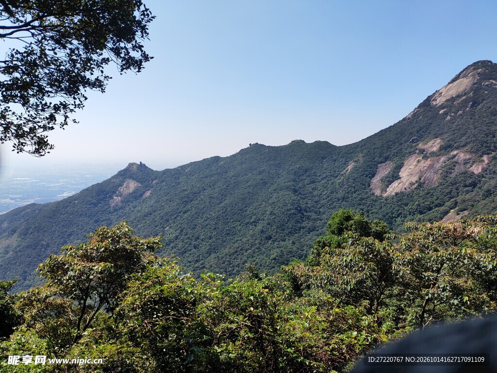 晴日远山自然风光 罗浮山