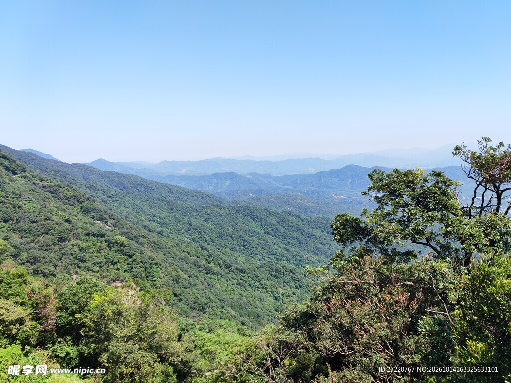 青山连绵自然风光 罗浮山