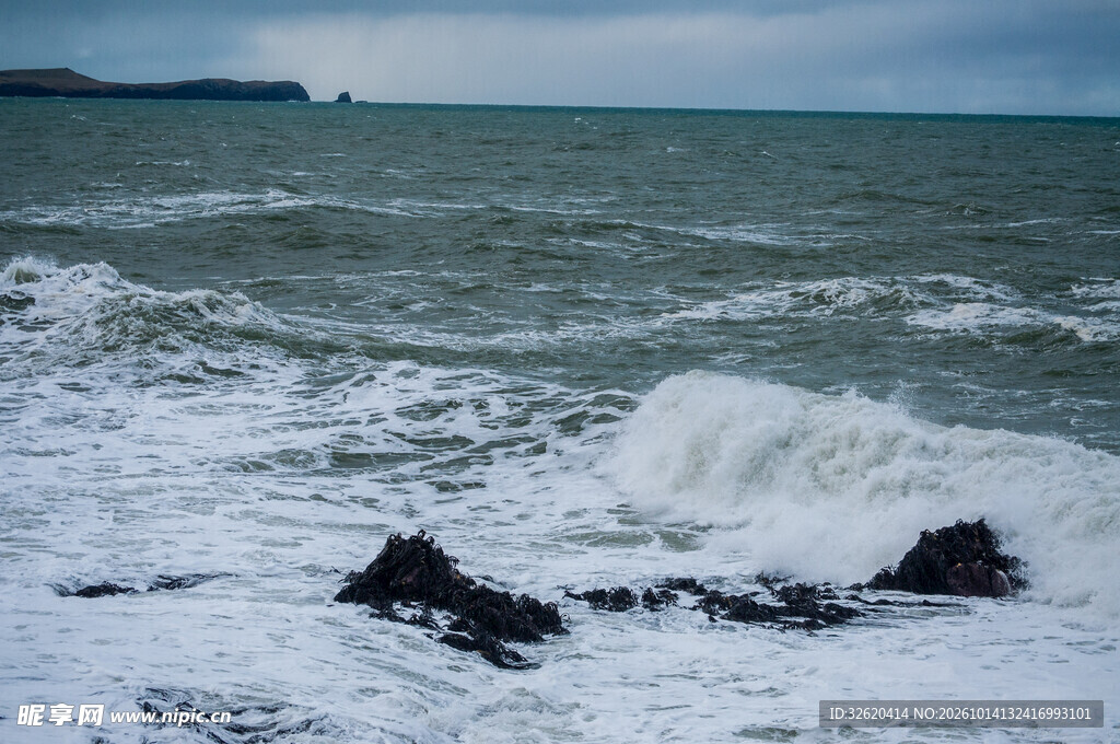 海岸海浪自然风景