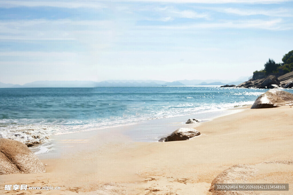 夏日海滨沙滩美景