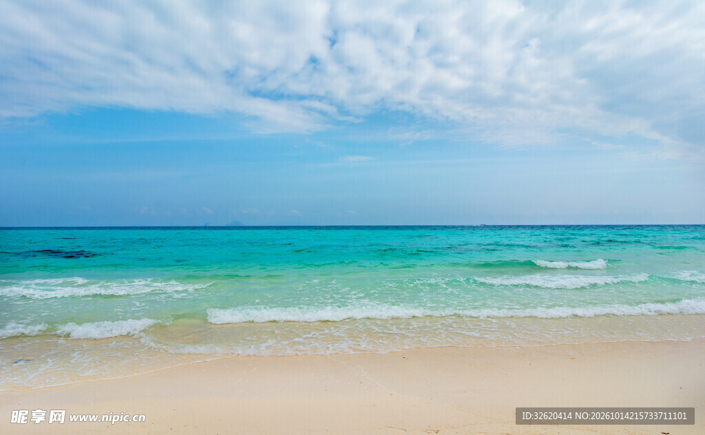 碧海蓝天沙滩海景