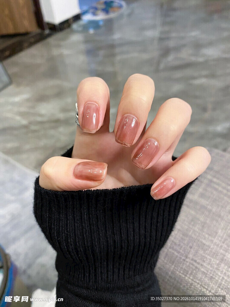 裸粉渐变美甲展示