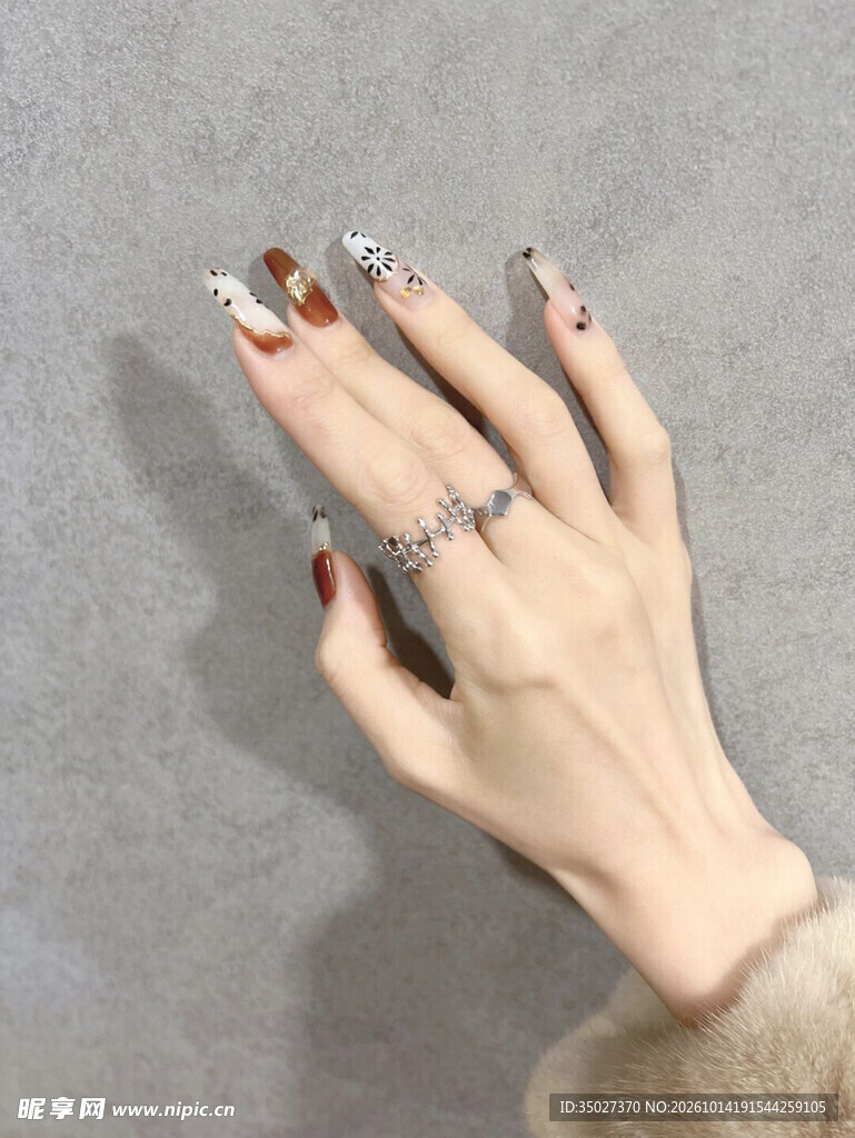 时尚美甲手部特写