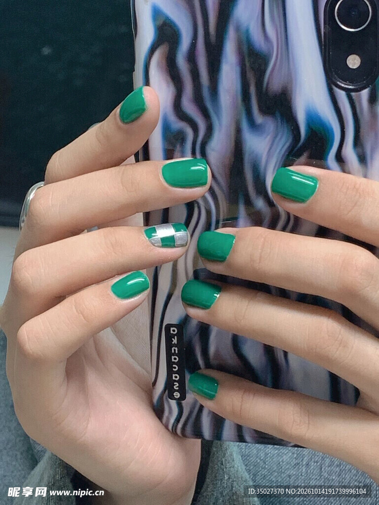绿色纯色美甲实拍