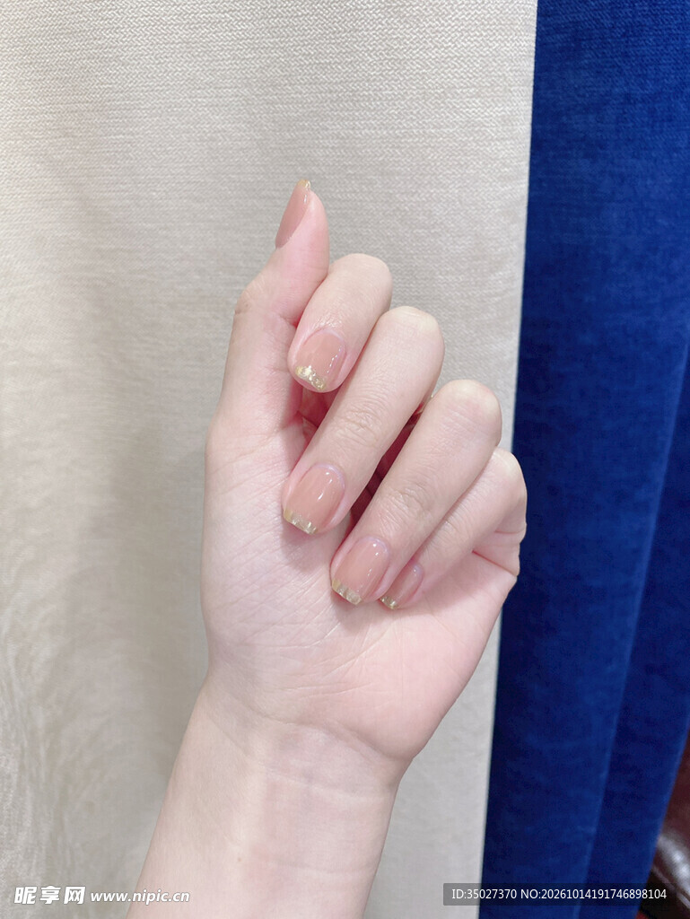 半握拳手势特写