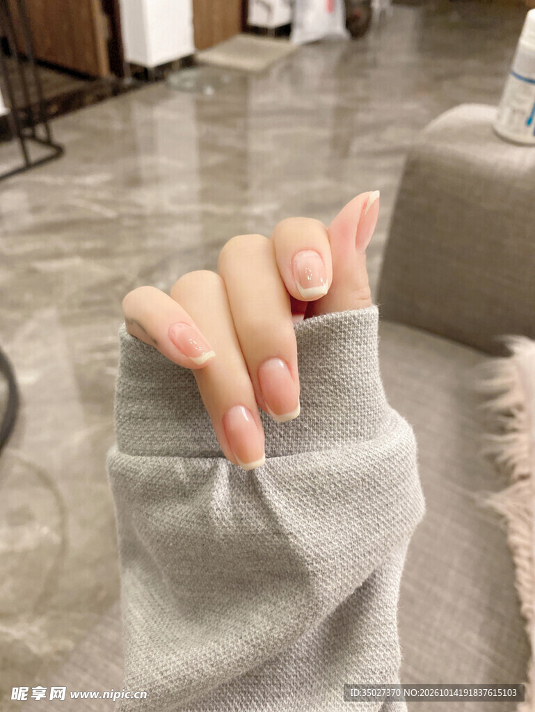 可爱比心手势