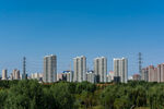 蓝天下城市建筑群远景