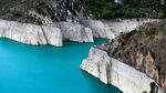 蓝湖白崖峡谷风光