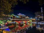 河畔古廊桥璀璨夜景