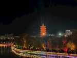 河畔古塔夜景