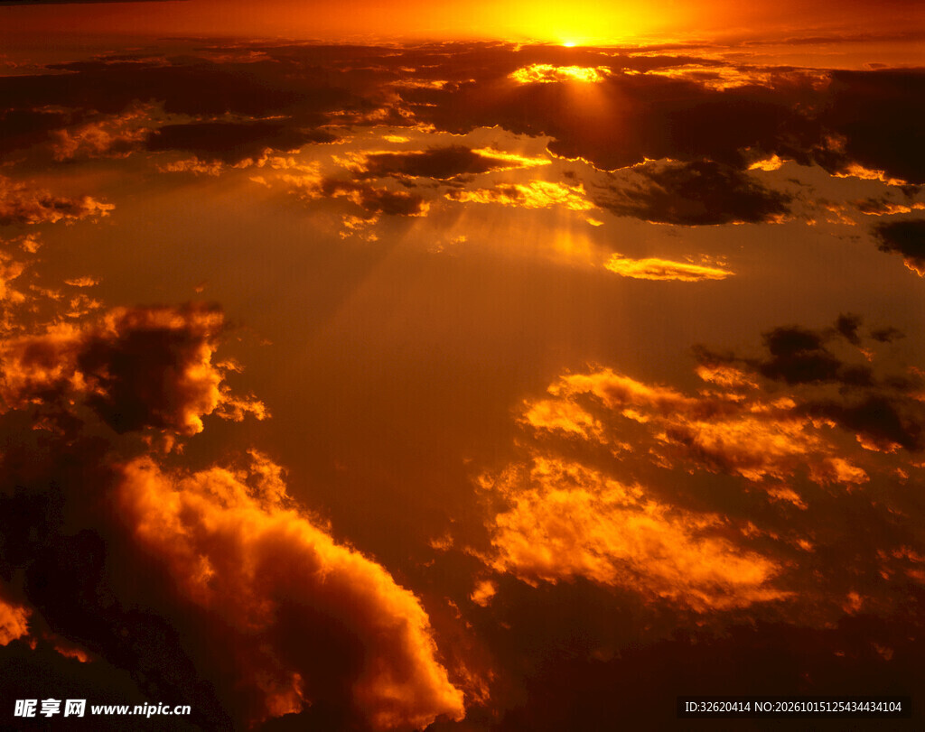 高空云海日出盛景