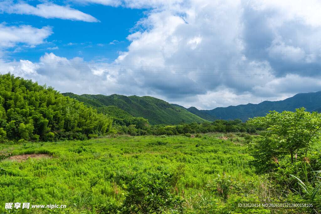 郊野青山自然风光