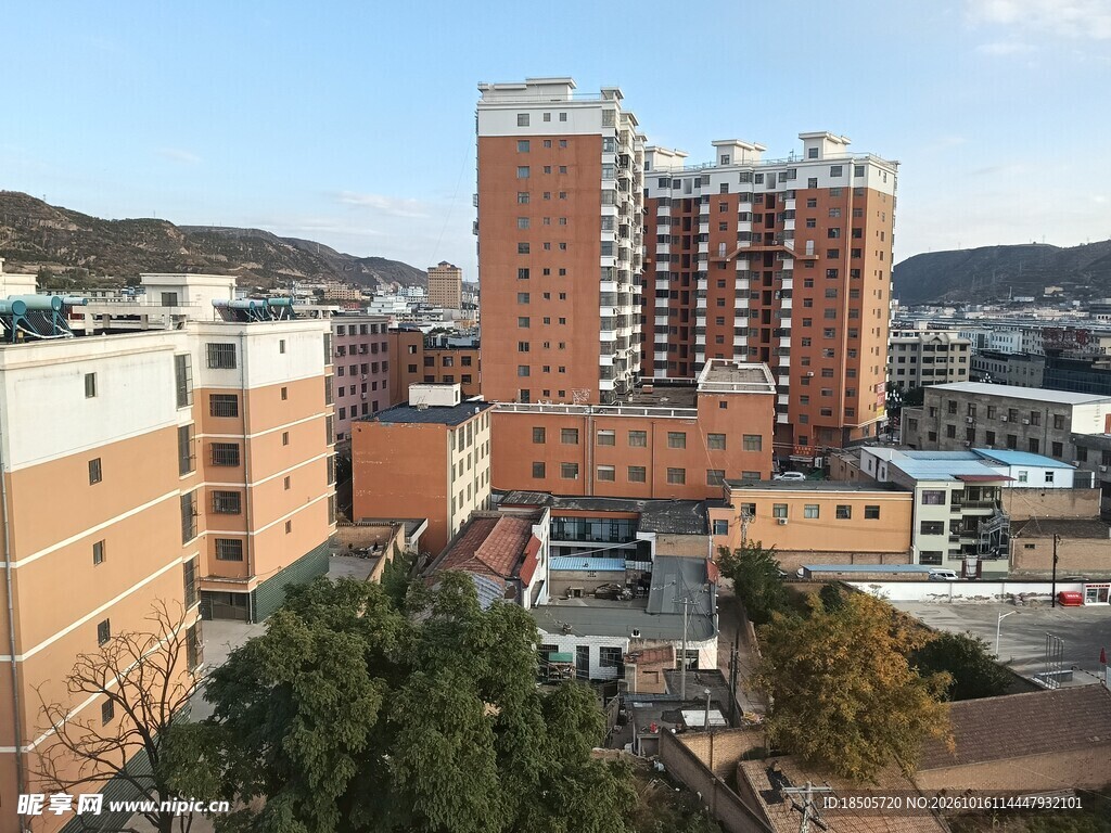 城郊居民住宅区全景