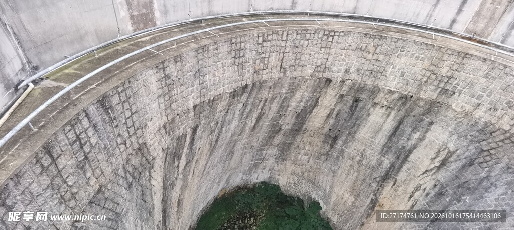 冰纹玻璃碗局部特写