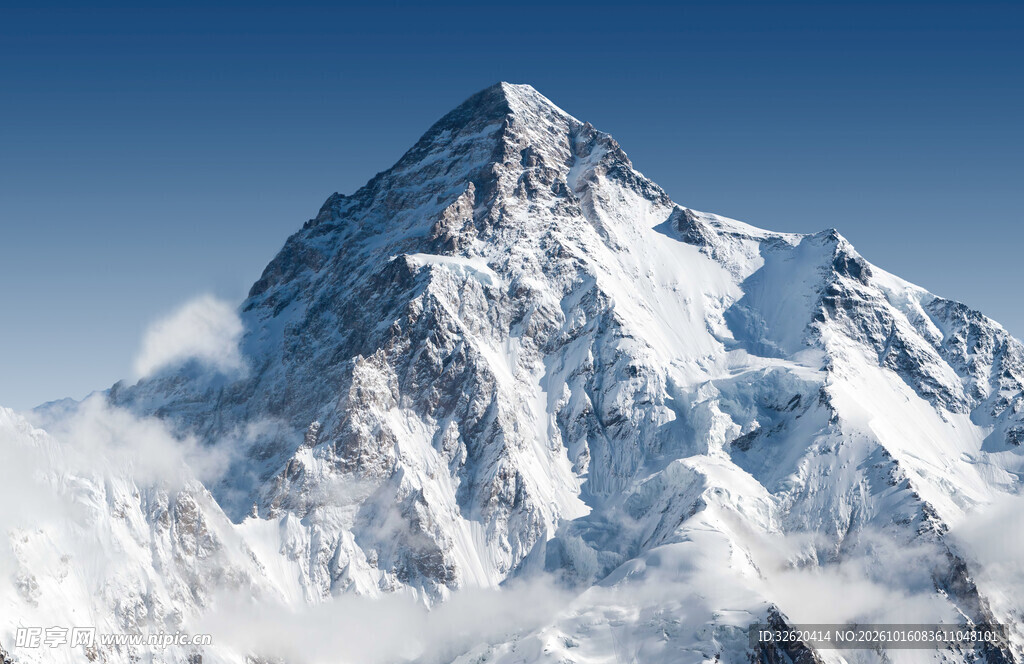 巍峨雪山晴空云海
