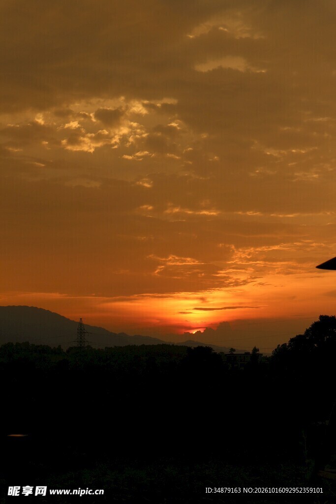 山野黄昏日落美景